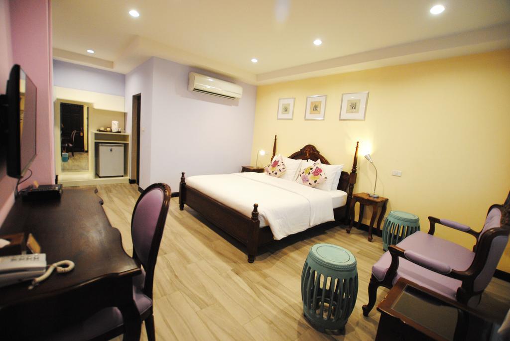 Focal Local Bed & Breakfast Bangkok Dış mekan fotoğraf